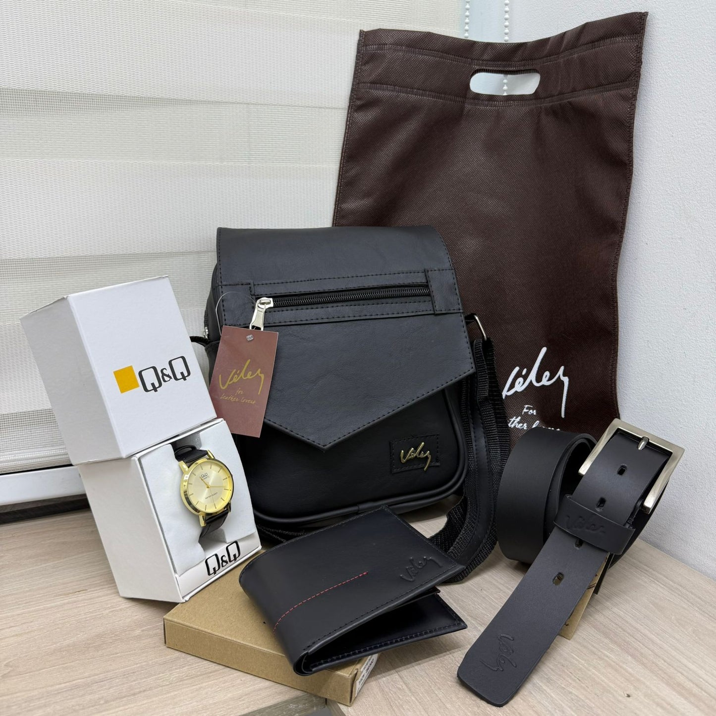 Combo Lancelot – Bolsa + Cartera + Correa + ¡Reloj Q&Q de obsequio!